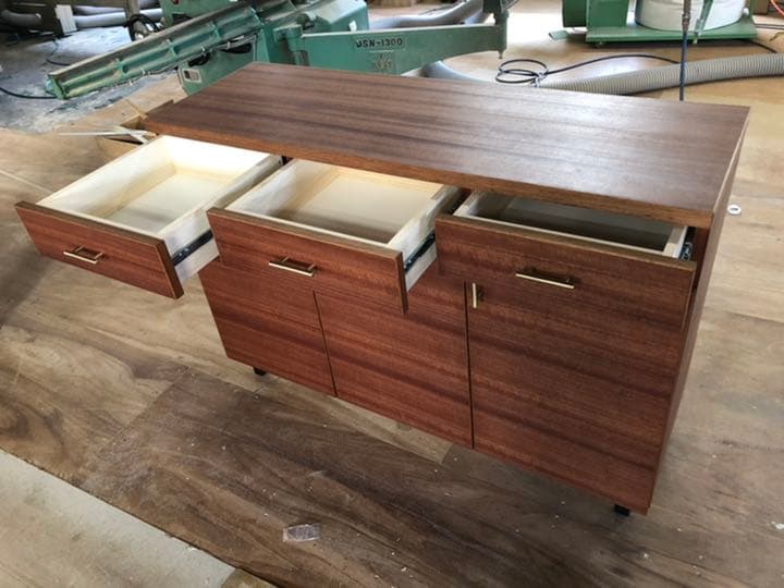 マコレ材キャビネット