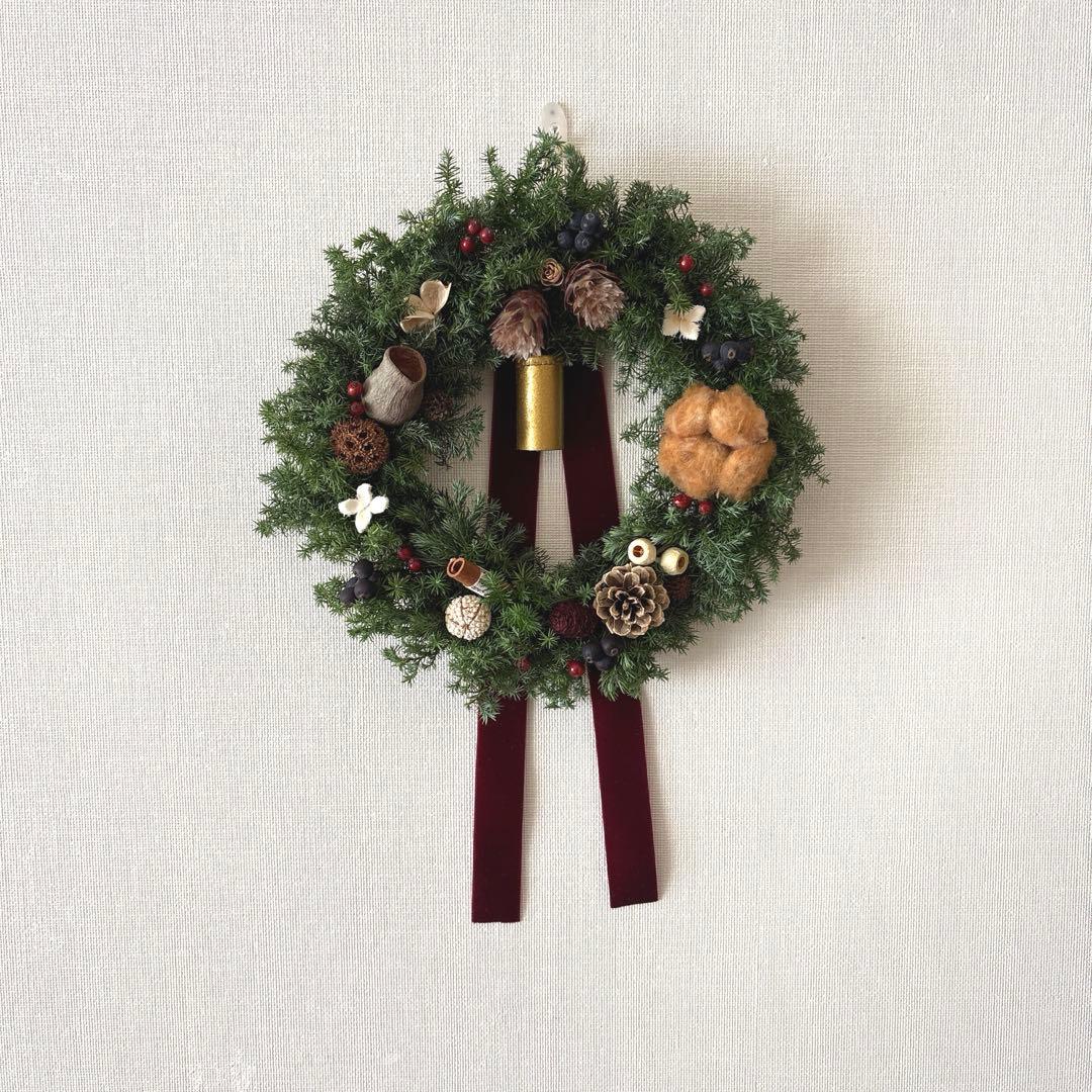 【お値引き中】コニファーのクリスマスリース　 ベル付き　ドライフラワー