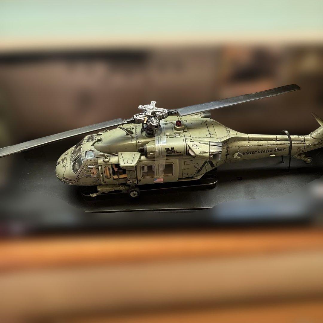 アメリカ陸軍UH-60 ブラックホーク　1/72 スケールモデル