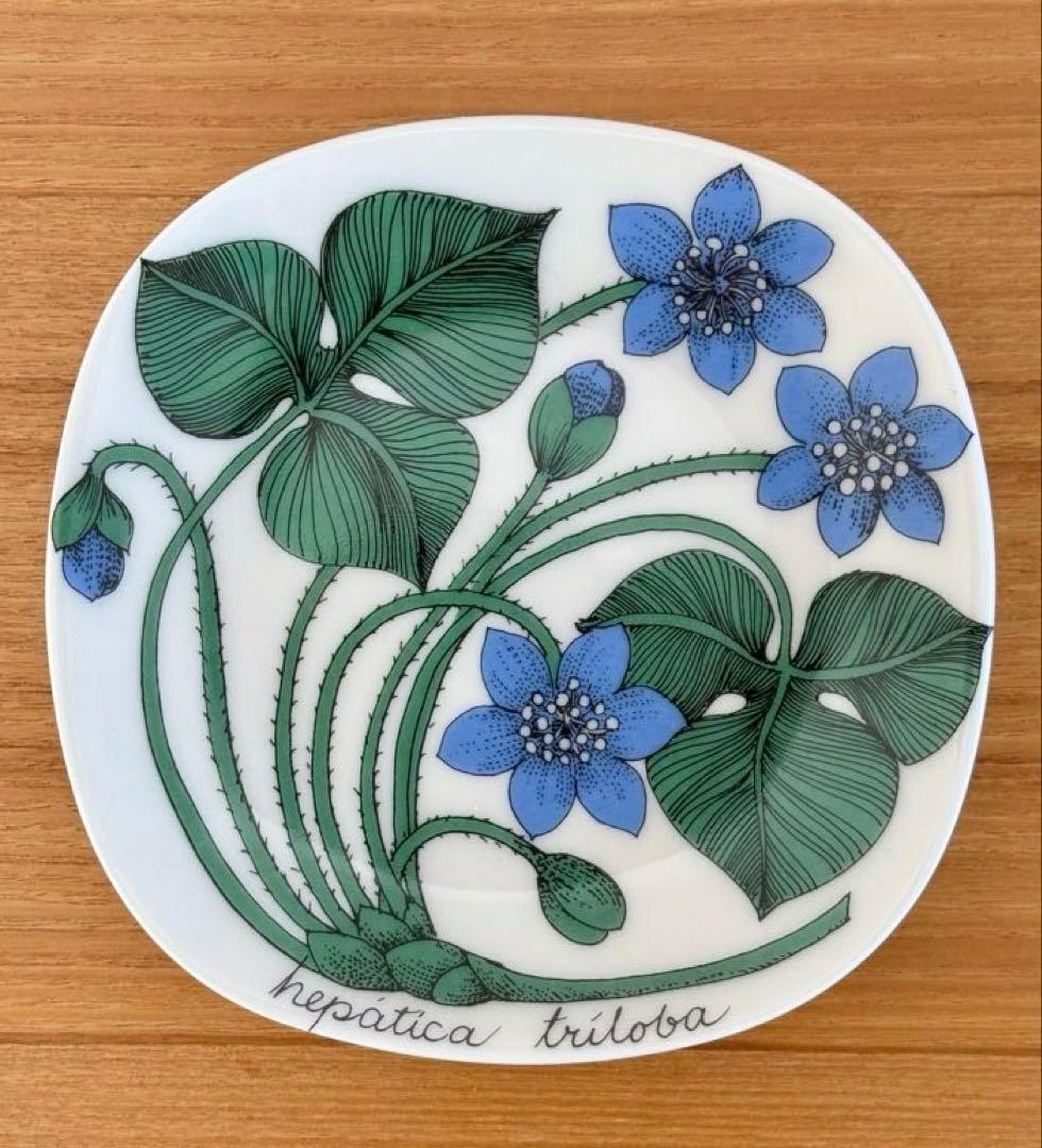 ARABIA エステリ・トムラ ボタニカ \"Hepatica triloba\"