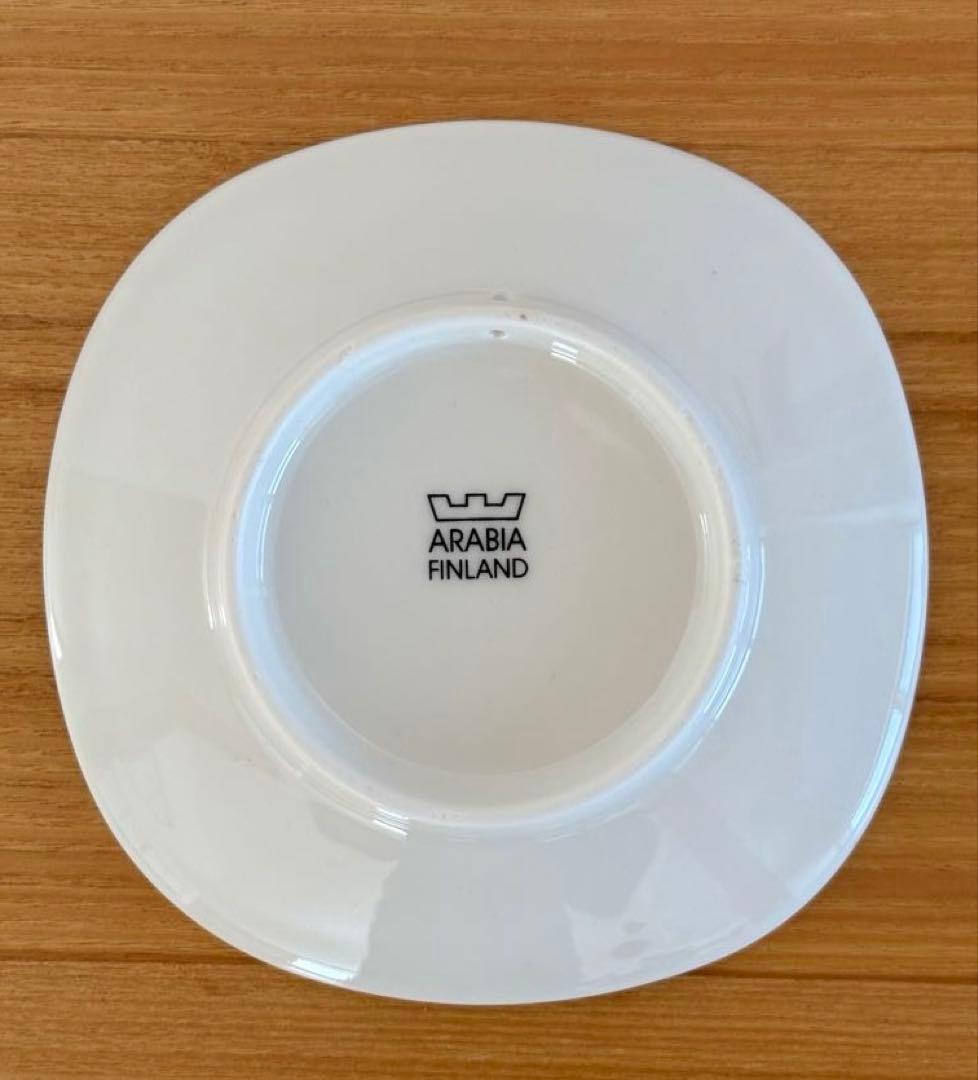 ARABIA エステリ・トムラ ボタニカ \"Hepatica triloba\"