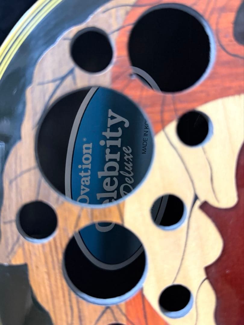 エレキギター、CS257, Ovation Celebrity Deluxe