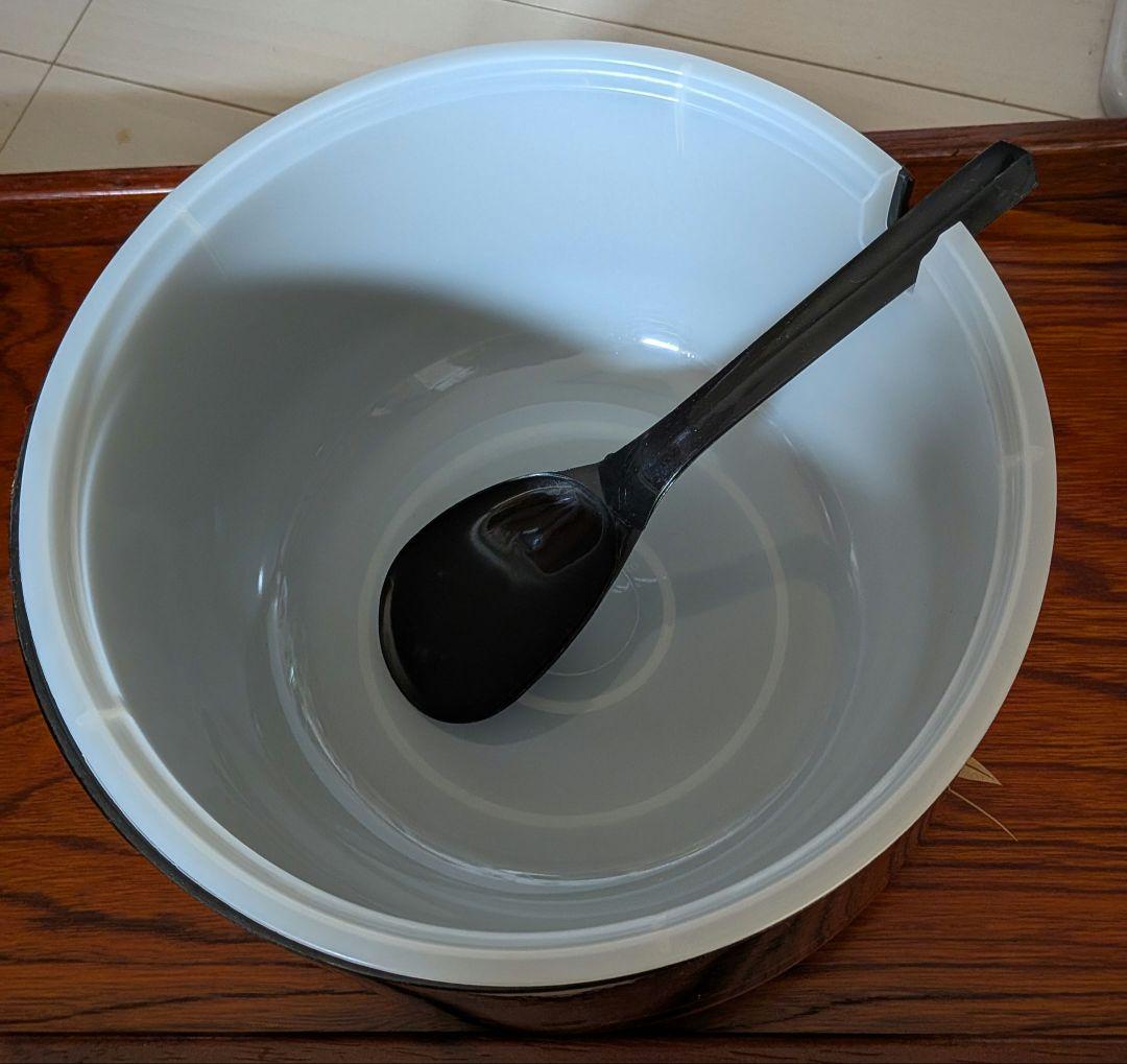 【昭和レトロ】漆塗り おひつ　トンボと草の装飾 　しゃもじ付き