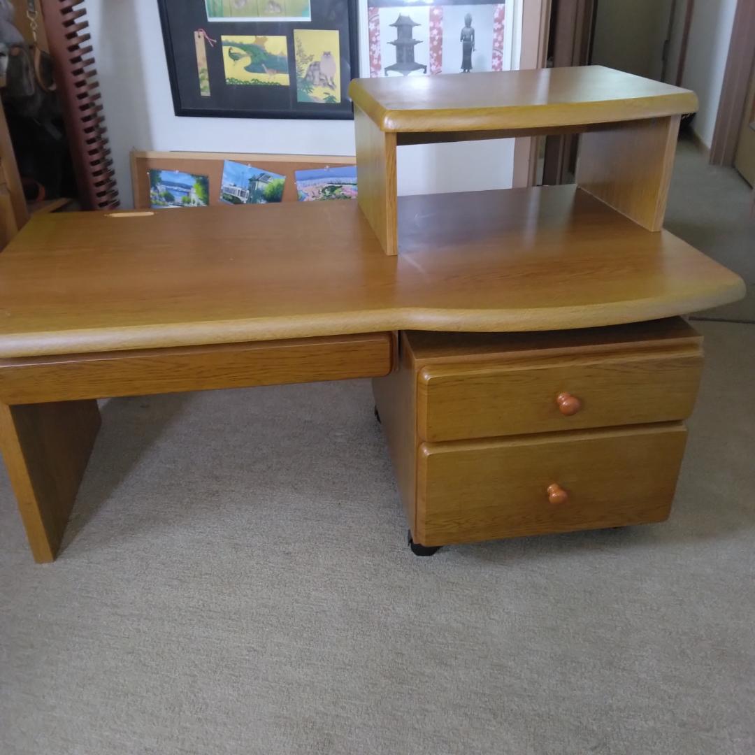 新春大セール！美品！木製デスクPC置き台付きワゴン引き出し2つ付き ブラウン