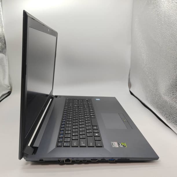 GTX1050 フルHD 大画面17 i7-7 16GB SSD256GB