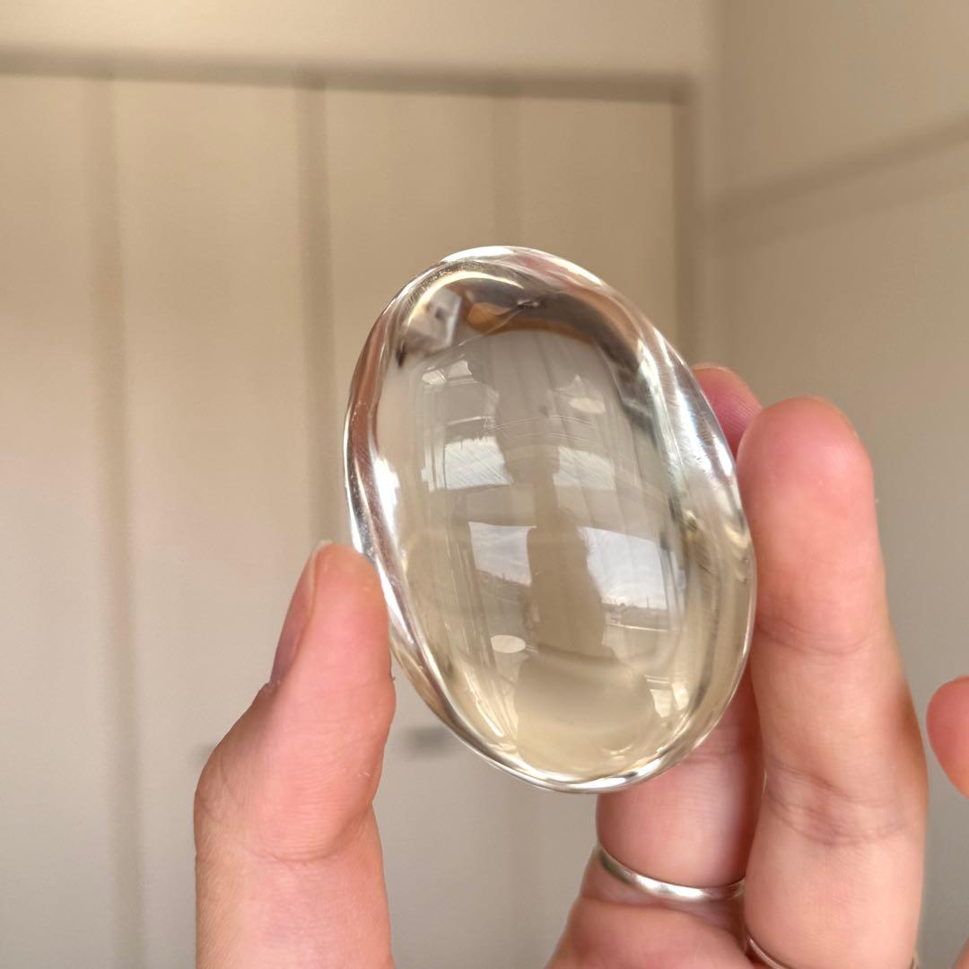 美品薄い茶色　スモーキークォーツ握り石　約78g NO.565