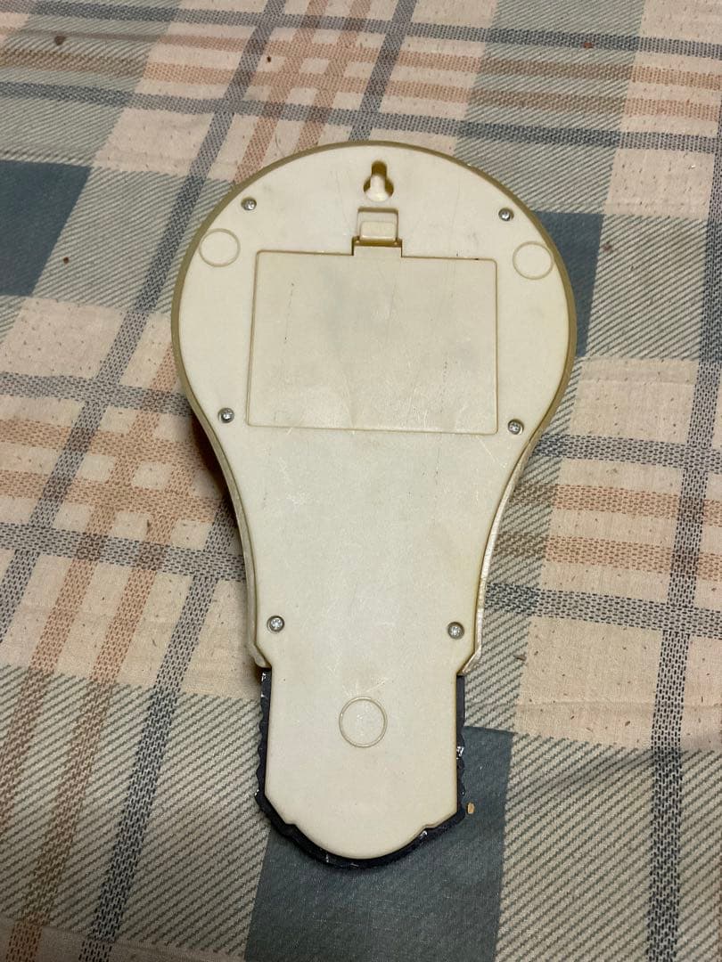 電球型ライト／社名不明？【ジャンク品　電池固定金具が錆ています。昭和レトロ】。