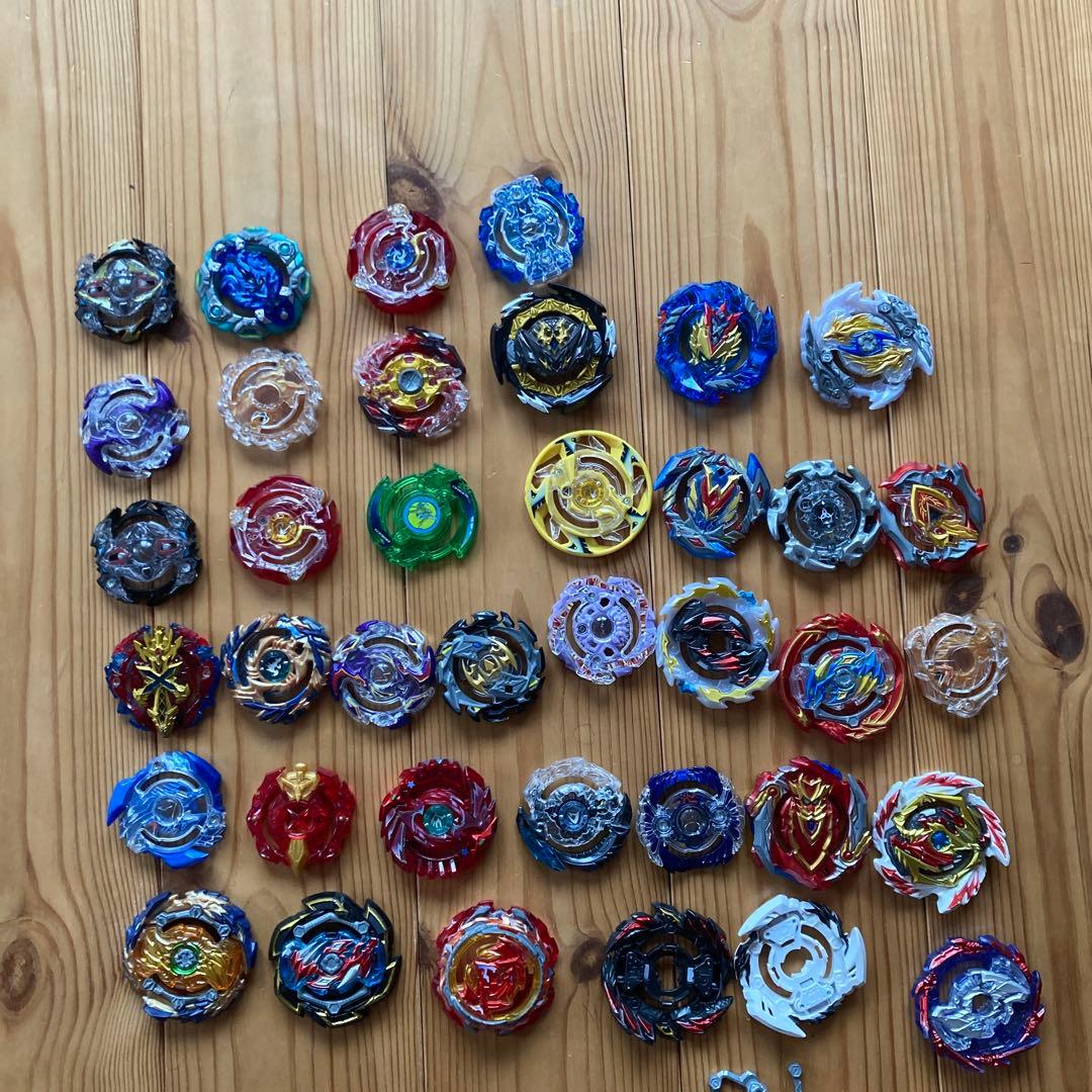 ベイブレード セット 多数のパーツ