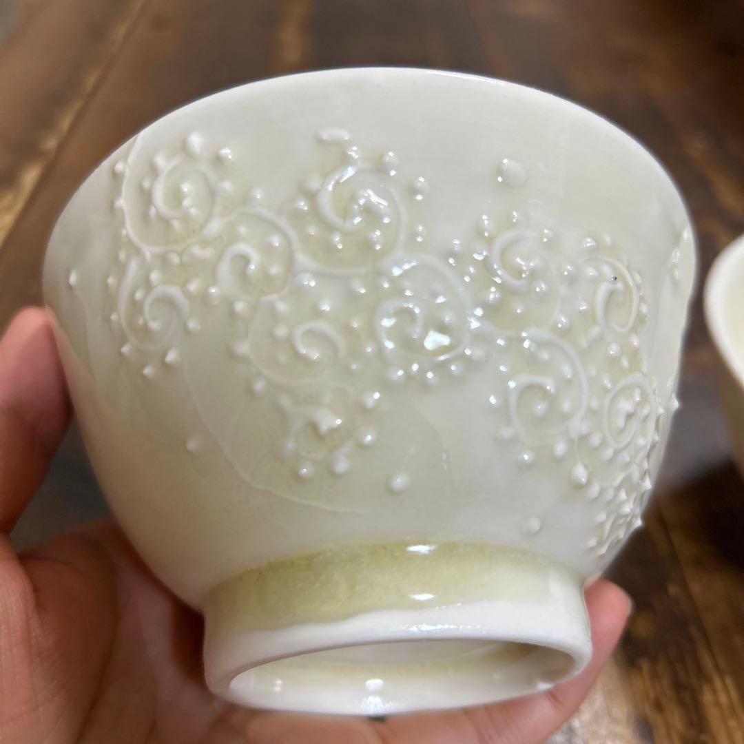 作家　陶芸作家　いっちん　ボツボツが可愛い白い飯碗　2つ