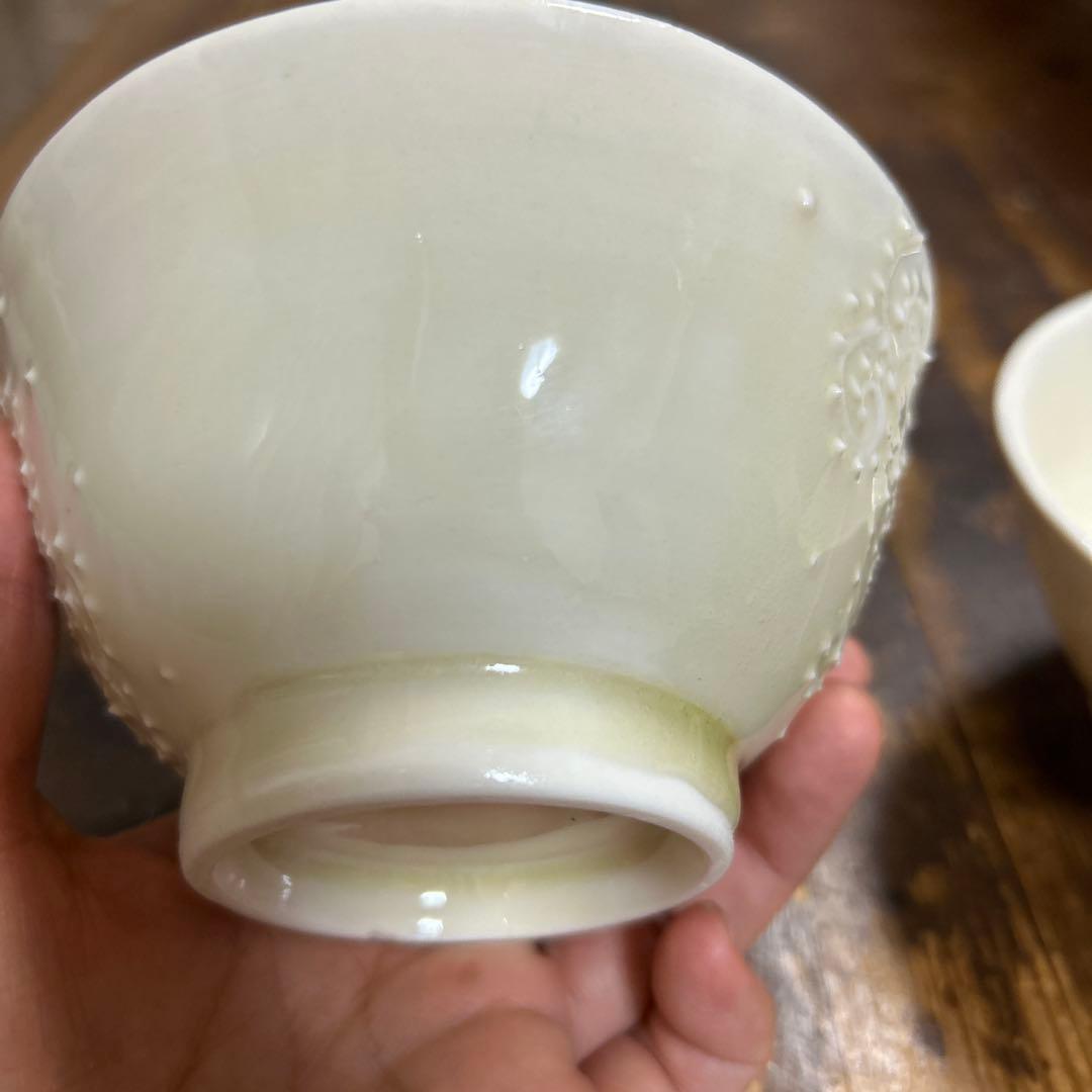 作家　陶芸作家　いっちん　ボツボツが可愛い白い飯碗　2つ