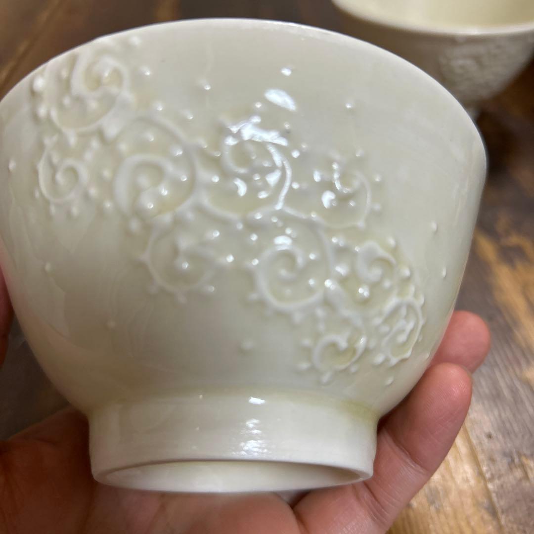 作家　陶芸作家　いっちん　ボツボツが可愛い白い飯碗　2つ