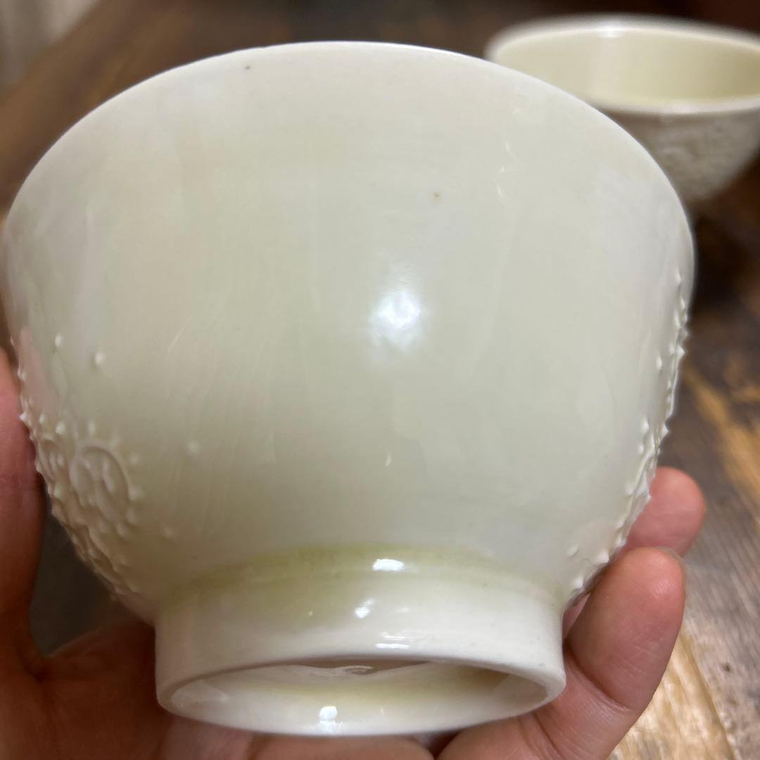 作家　陶芸作家　いっちん　ボツボツが可愛い白い飯碗　2つ