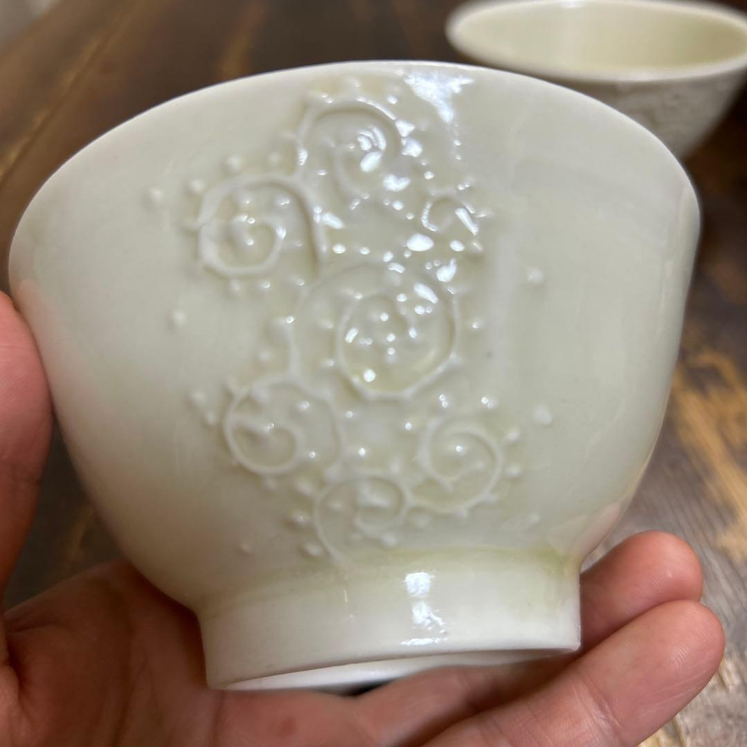 作家　陶芸作家　いっちん　ボツボツが可愛い白い飯碗　2つ