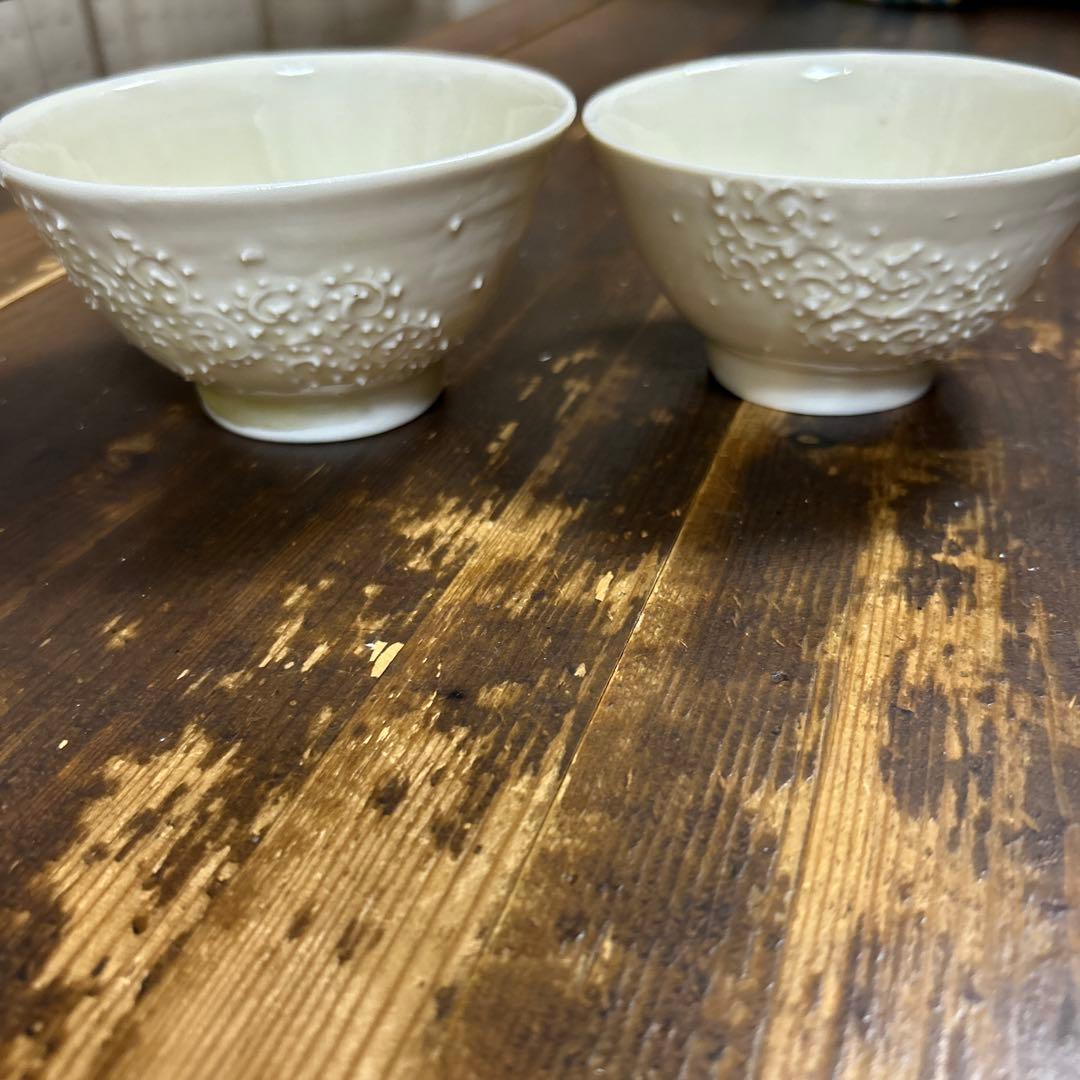 作家　陶芸作家　いっちん　ボツボツが可愛い白い飯碗　2つ