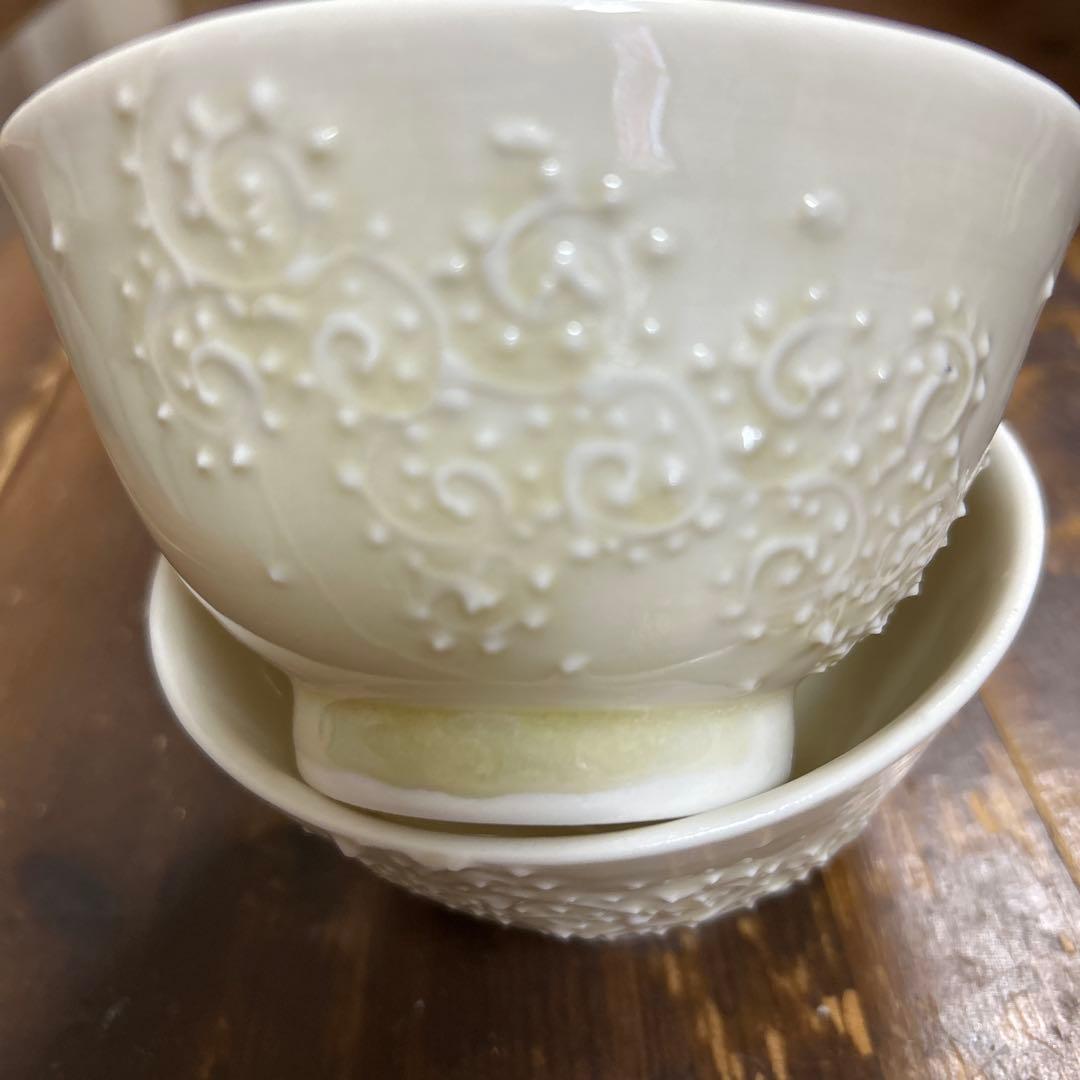 作家　陶芸作家　いっちん　ボツボツが可愛い白い飯碗　2つ