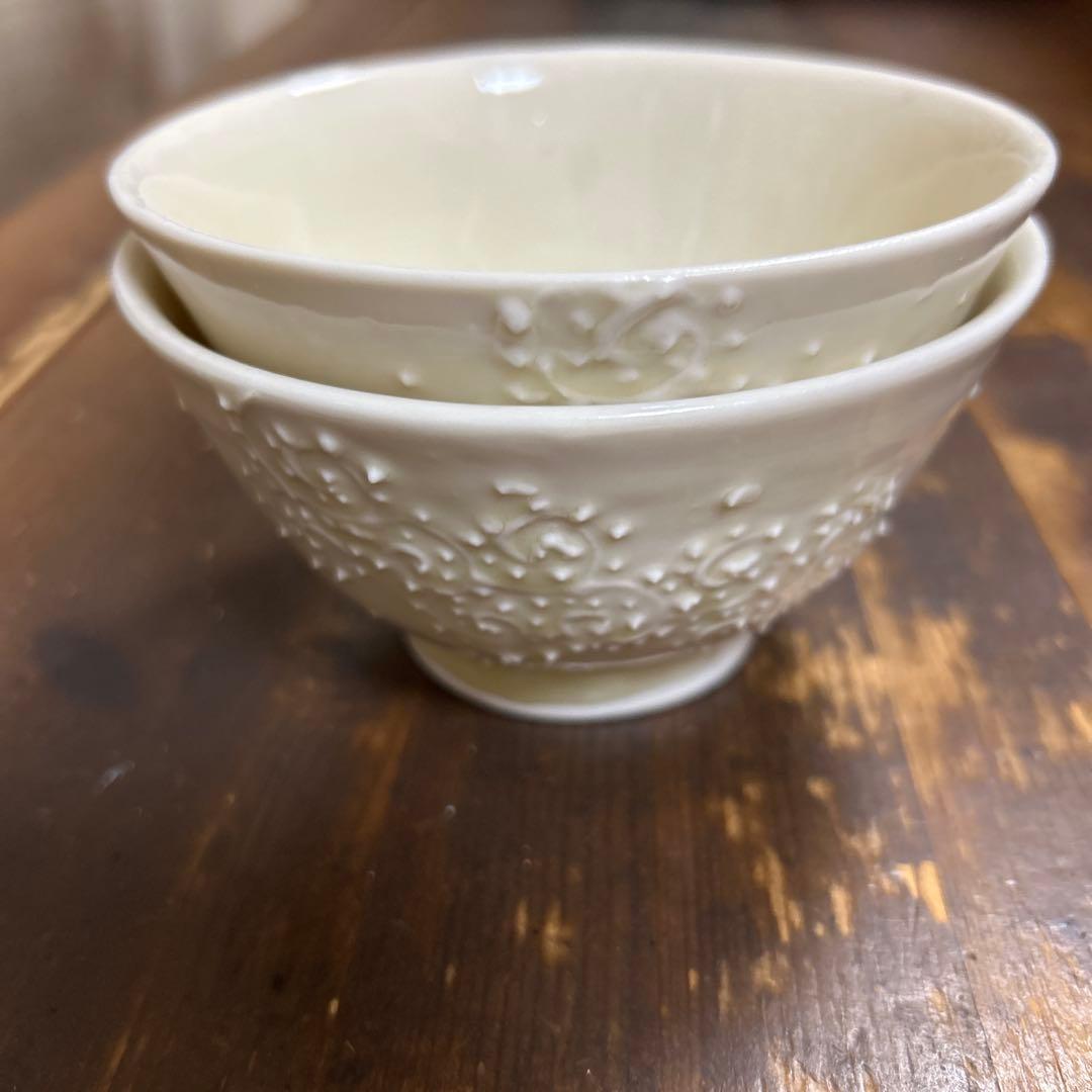 作家　陶芸作家　いっちん　ボツボツが可愛い白い飯碗　2つ