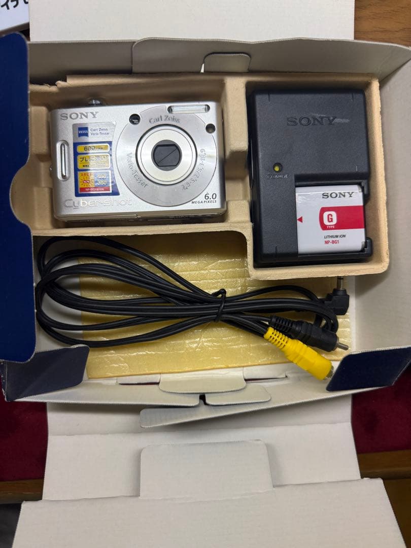 動作確認済デジカメSONY Cyber-shot DSC-W30