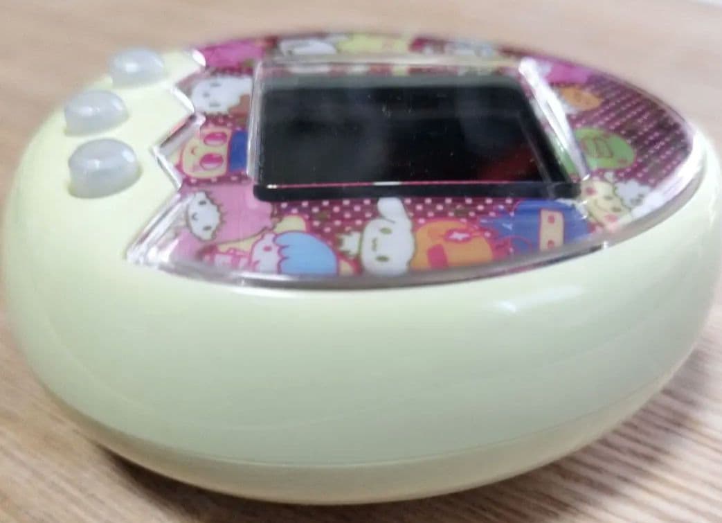 たまごっち　みくす　 サンリオ　黄色