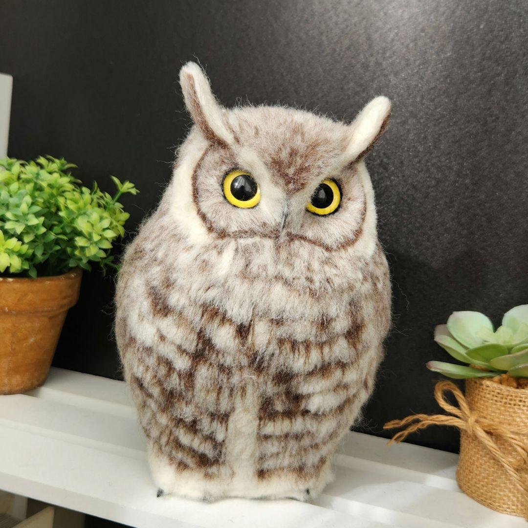 羊毛フェルト製置物　ホワイトアメリカワシミミズク　高さ約19㎝