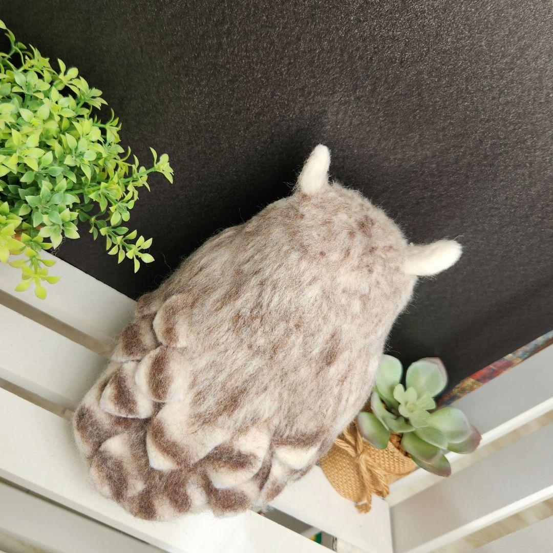 羊毛フェルト製置物　ホワイトアメリカワシミミズク　高さ約19㎝