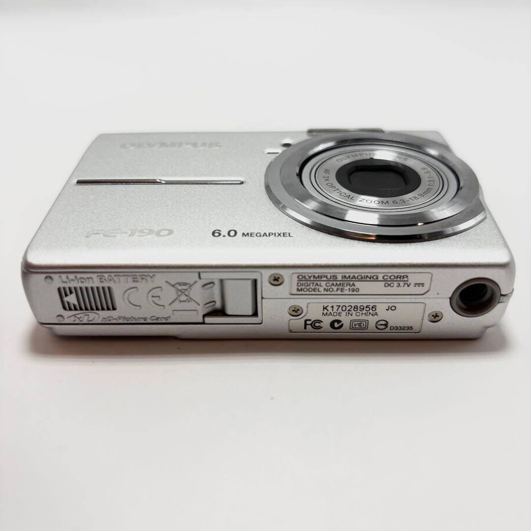 【美品】OLYMPUS FE-190 シルバー コンパクトデジタルカメラ