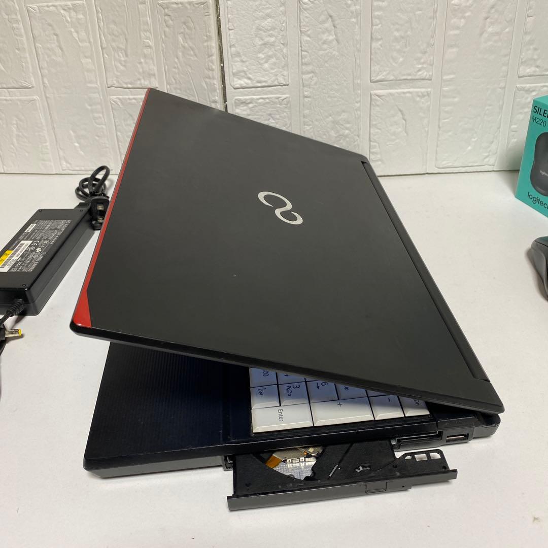 Windows11 オフィス2024年SSD 512GB メモリ16GB 富士通