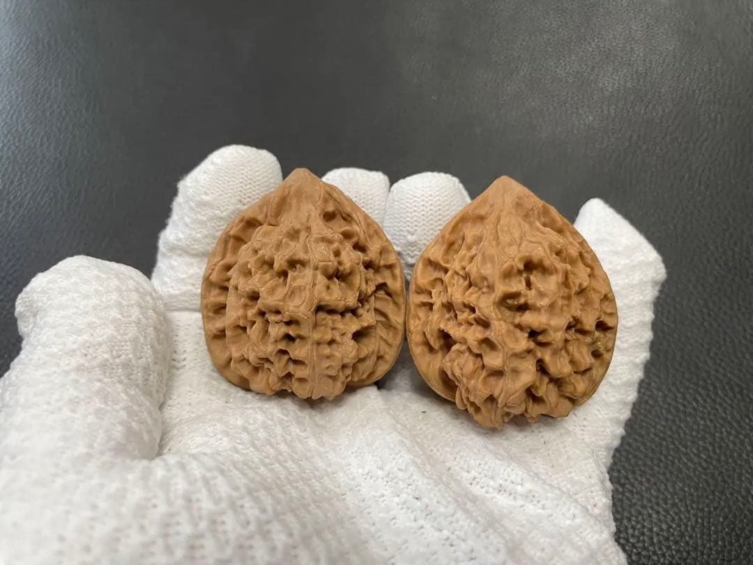 R(さらに割引した。^_^032とＡ017遊ぶ胡桃　文玩核桃 麒麟纹官帽