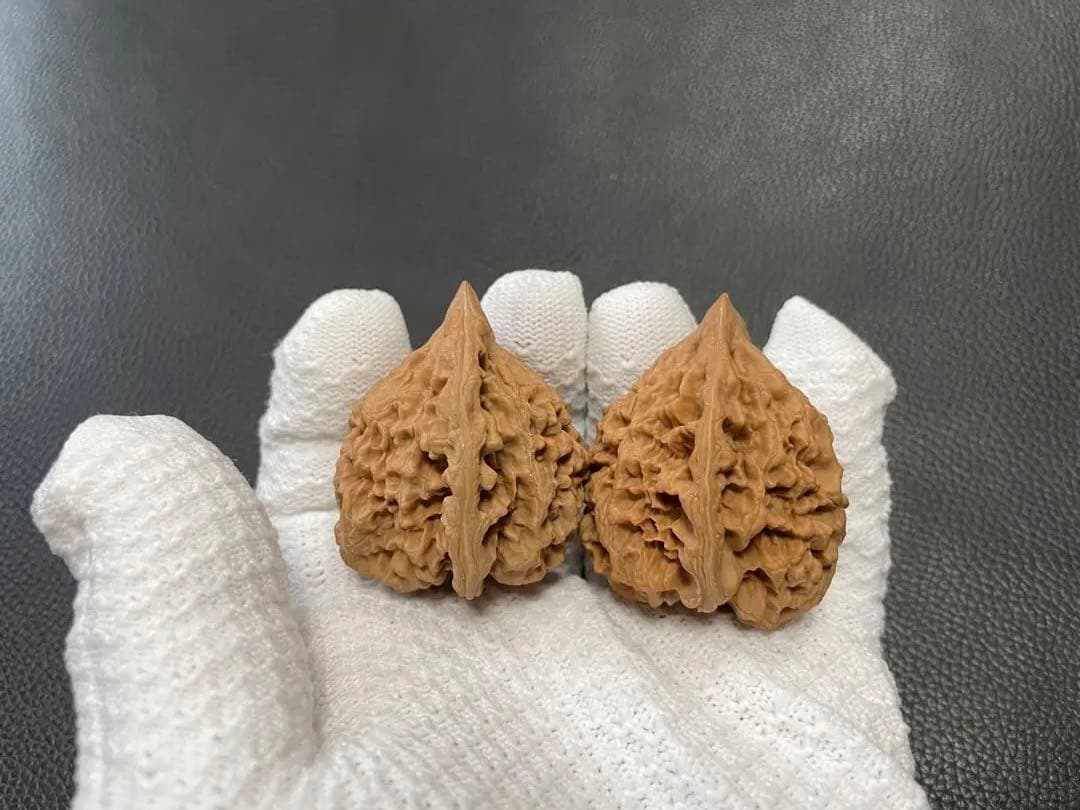 R(さらに割引した。^_^032とＡ017遊ぶ胡桃　文玩核桃 麒麟纹官帽