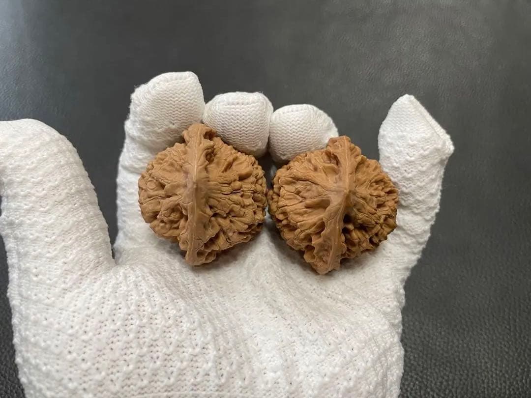 R(さらに割引した。^_^032とＡ017遊ぶ胡桃　文玩核桃 麒麟纹官帽