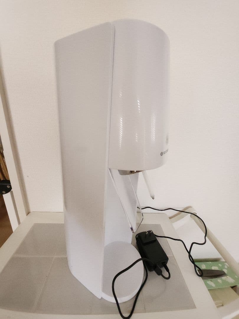【本体のみ】sodastream E-TERRA ホワイト ガス１本使用ほぼ新品