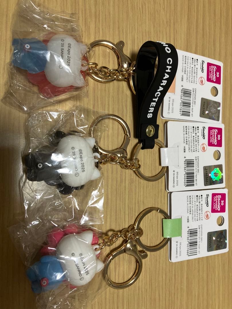 サンリオ ミャクミャク 立体マスコットキーホルダー ３個セット ハローキティ ②