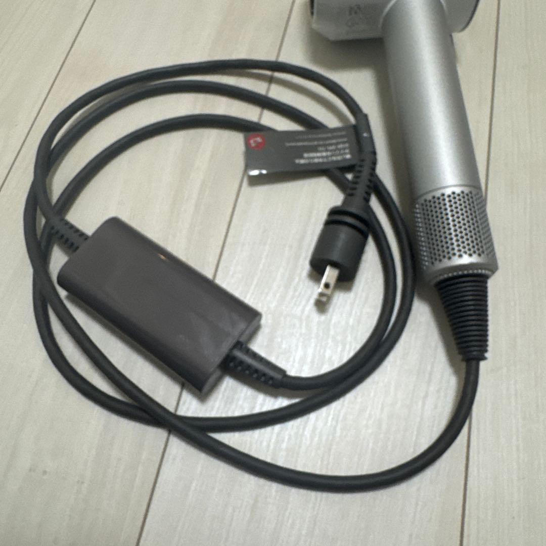 は*な様 Dyson ダイソン ヘアドライヤー HD01 ホワイト 本体のみ