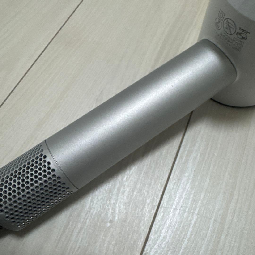 は*な様 Dyson ダイソン ヘアドライヤー HD01 ホワイト 本体のみ