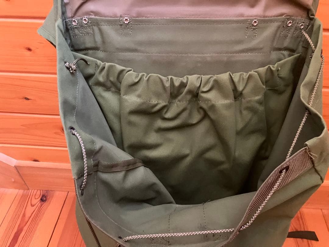 実物　スウェーデン軍　バックパック　フレーム付き