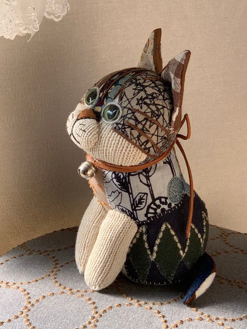 パッチワーク猫のぬいぐるみ