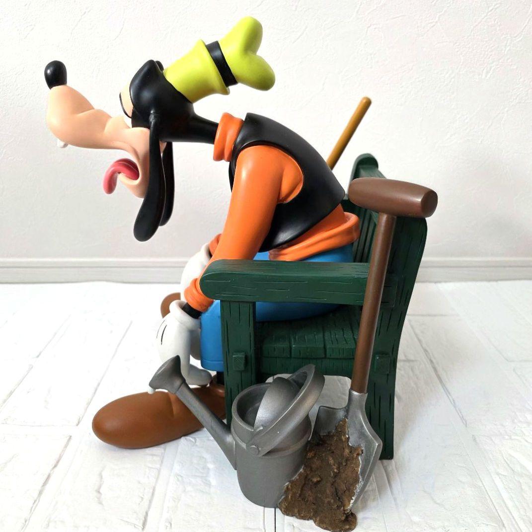 【グーフィー】グーフィー　オン　ベンチ　ビッグフィギュア　箱あり　未使用　希少