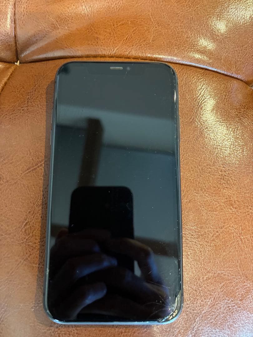 iPhone11 64GB 一部画面割れ有