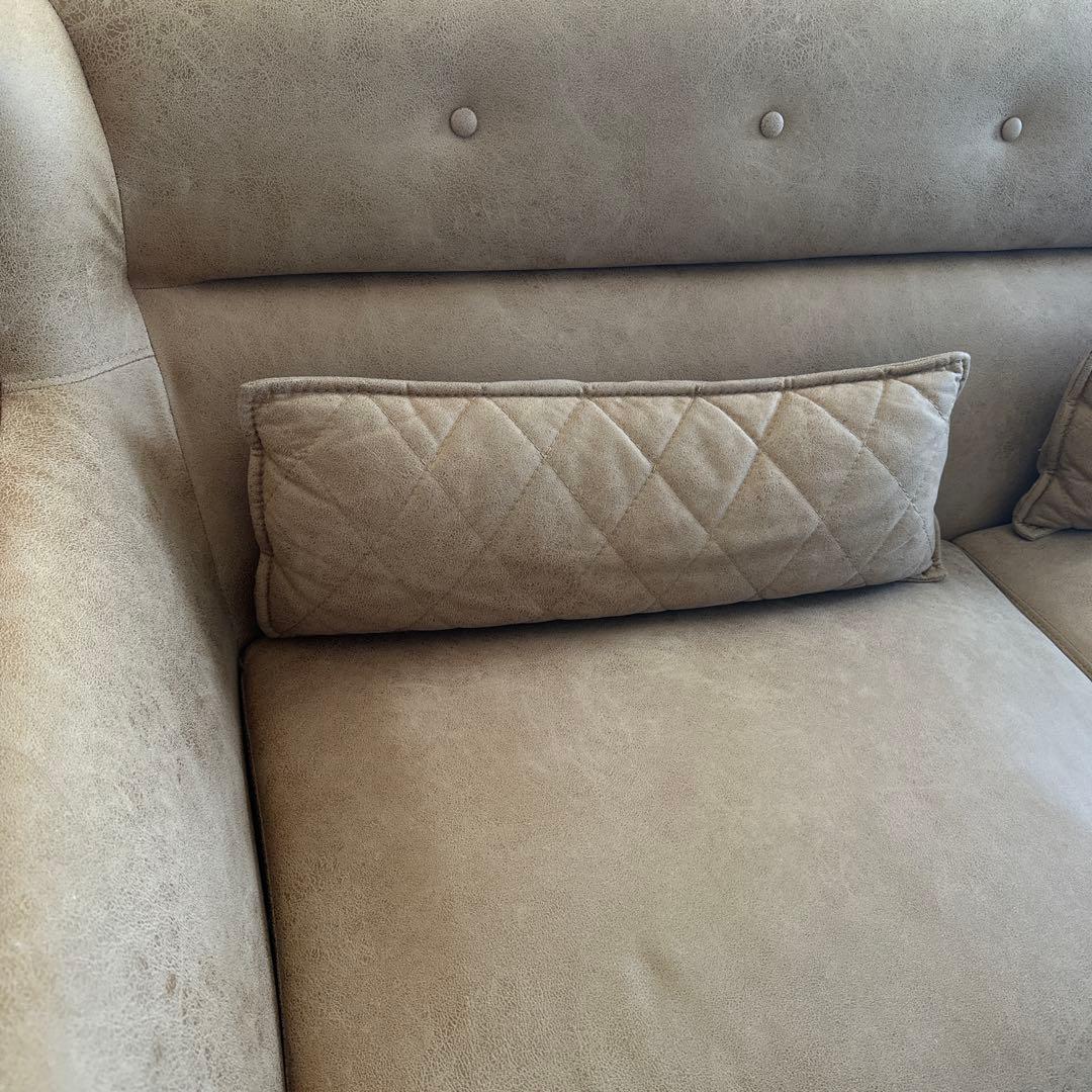 ベージュ 2人掛けソファ ボタン付き