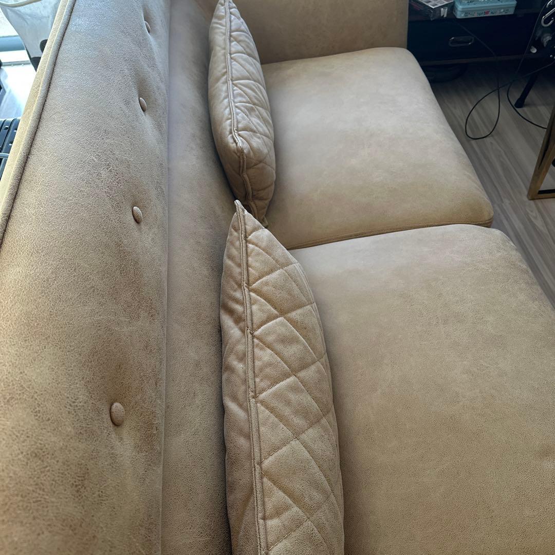 ベージュ 2人掛けソファ ボタン付き