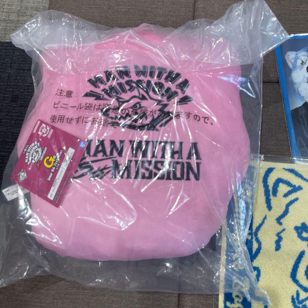 マンウィズ・ア・ミッション　クッションとタオルの6点セット