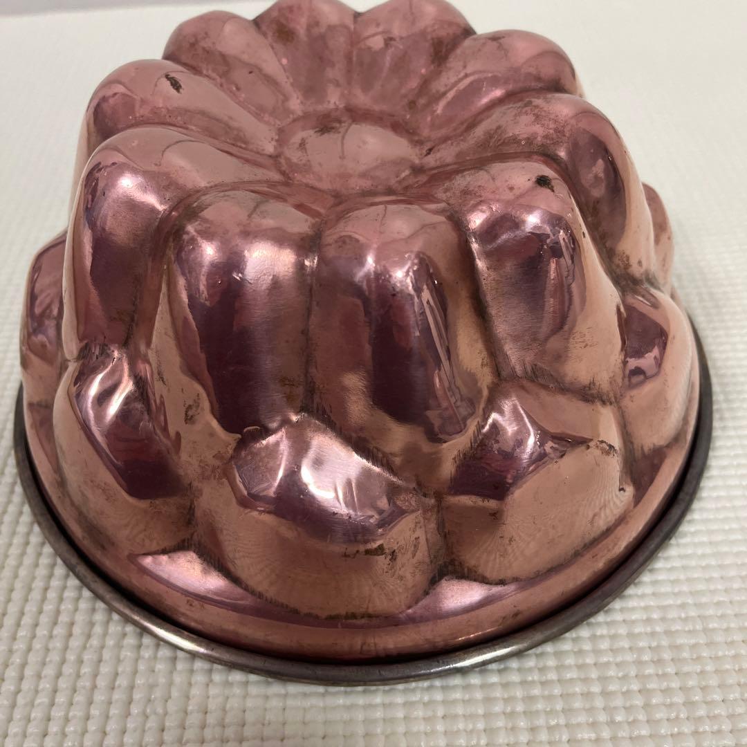 フランスアンティーク銅製花型モールド　直径約22センチ　壁掛け用リング付き