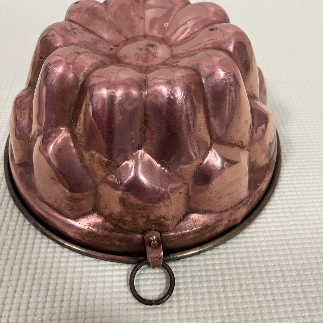 フランスアンティーク銅製花型モールド　直径約22センチ　壁掛け用リング付き