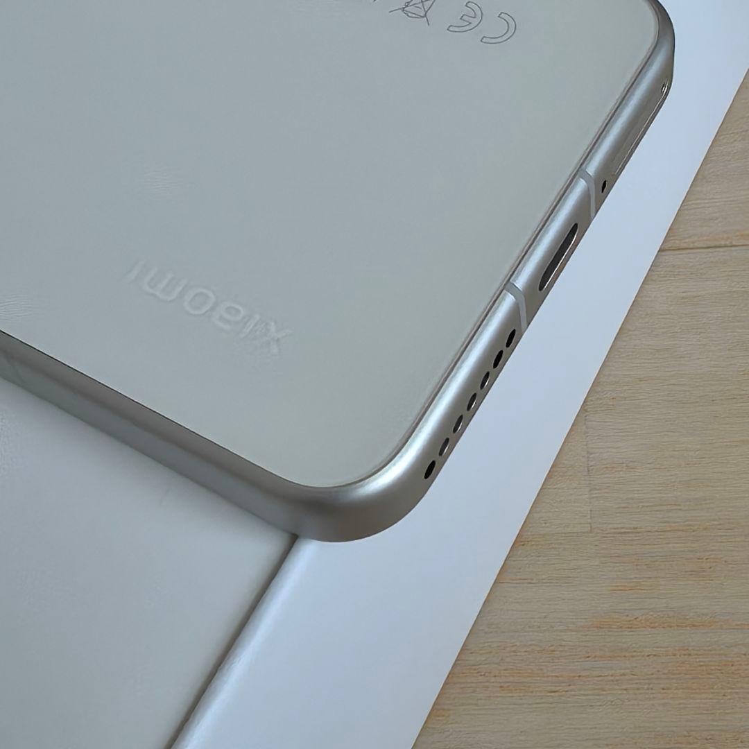 Xiaomi 15 ホワイト 12GB/256GB SIMフリー 日本国内正規品