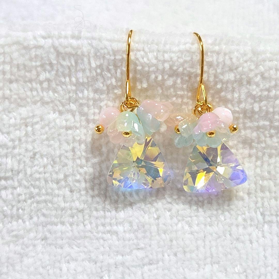 専用です☆お花とマザーオブパールとガラスストーンのピアス