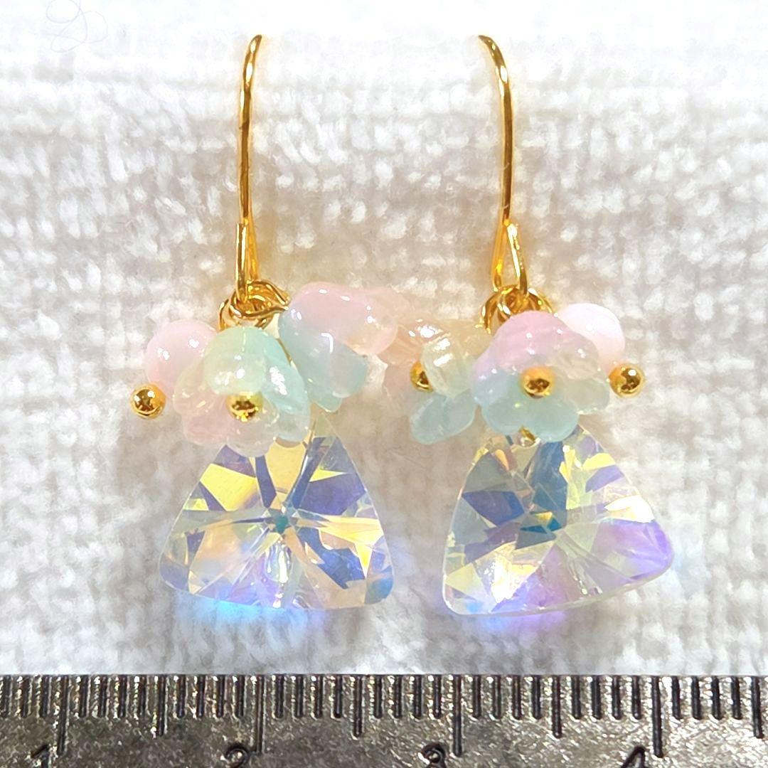 専用です☆お花とマザーオブパールとガラスストーンのピアス