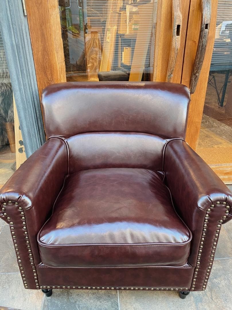 レザーコンパクトチェスターフィールドシングルソファ