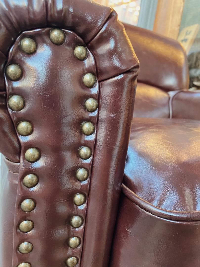 レザーコンパクトチェスターフィールドシングルソファ