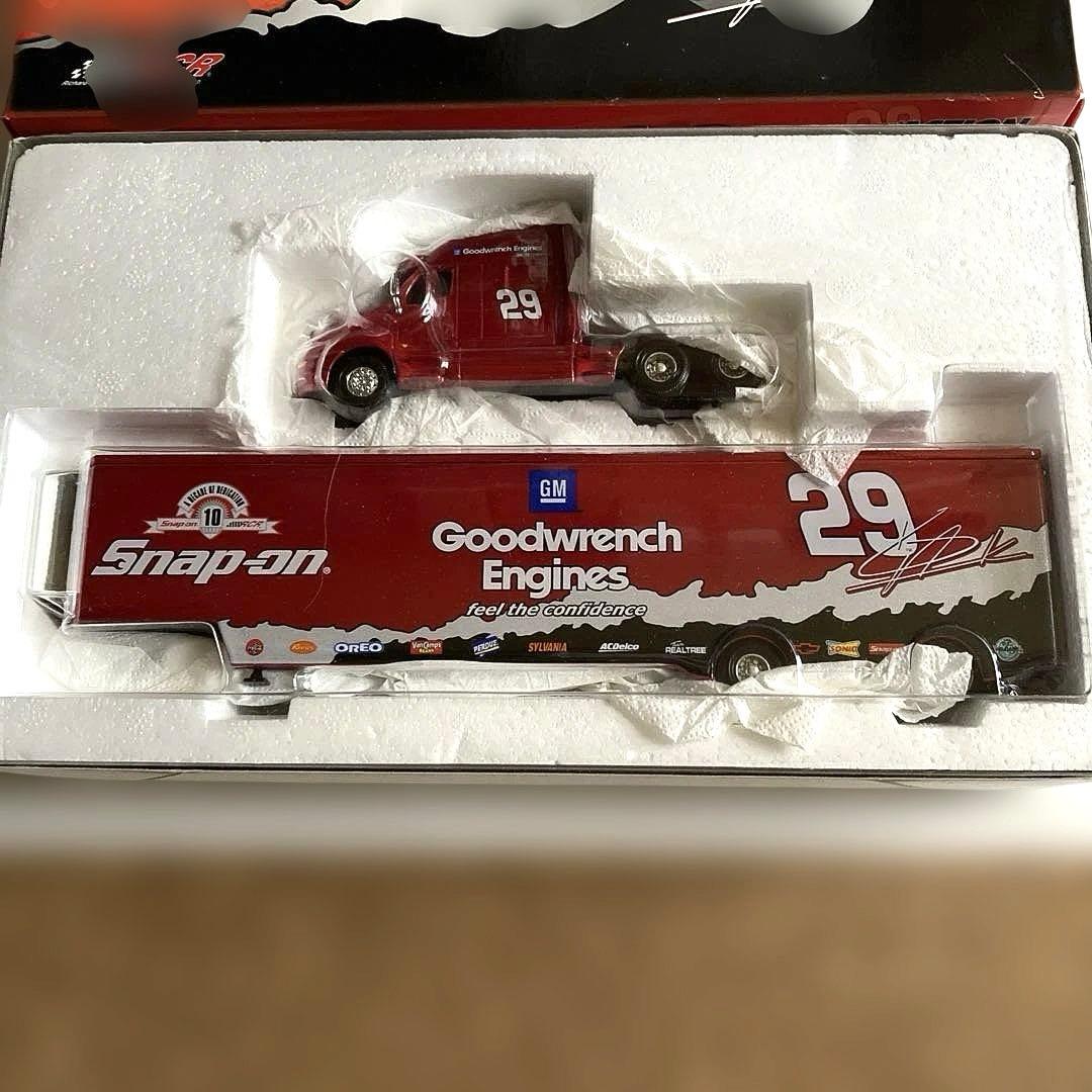 ミニカー Kevin Harvick Snap-on 1/64 2003 Hauler