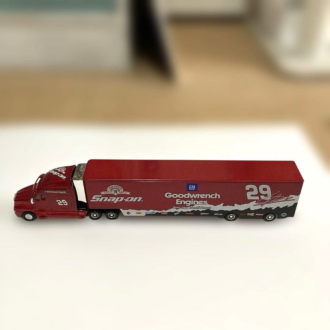 ミニカー Kevin Harvick Snap-on 1/64 2003 Hauler