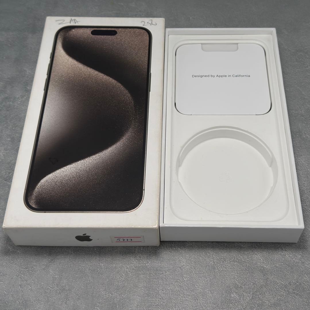 iPhone 15 Pro Max 香港版 デュアルSIMフリー版 シャ音なし